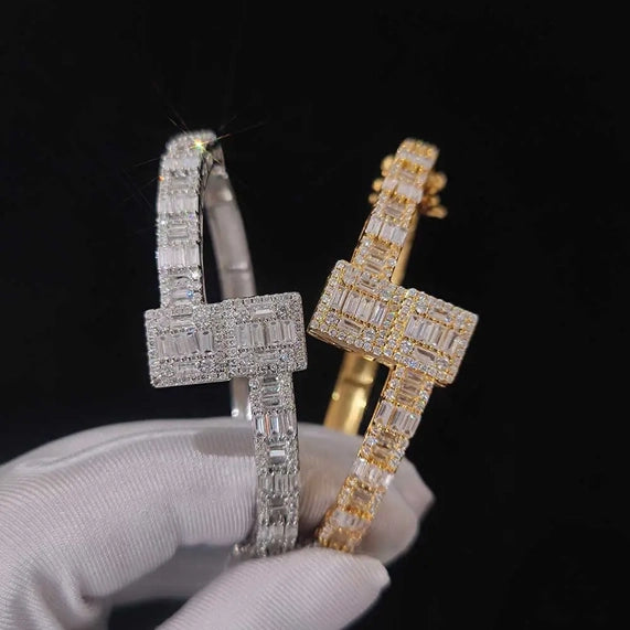 18k Gold Baguette Diamond Bangle Bracelet